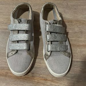 Donna Carolina Silver Mesh Sneakers size 42 US 10- 10.5